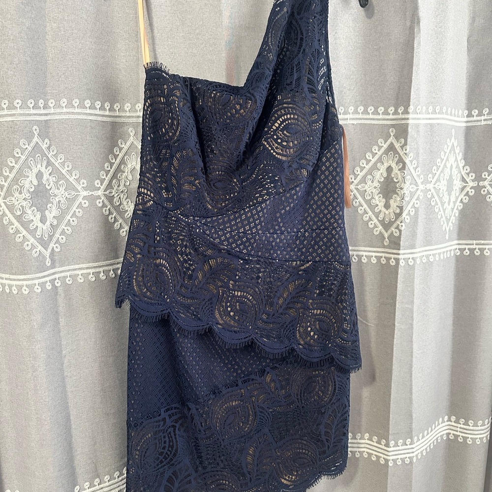 Stylish Navy Lace One-Shoulder Dress